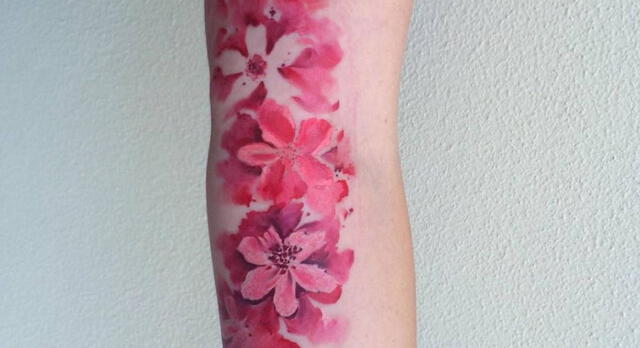 El bello significado de los tatuajes de flor de cerezo o Sakura