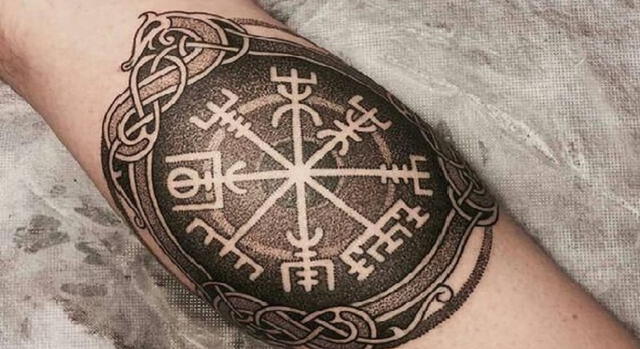 El significado del tatuaje de Vegvisir, símbolo de los vikingos