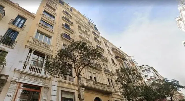 Fachada del edificio de Piqué. Foto: Twitter Show Mundial   