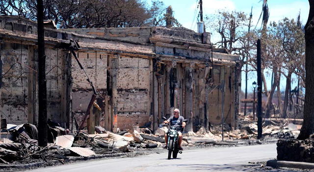  Los incendios dejan a la histórica ciudad de Lahaina en cenizas.    