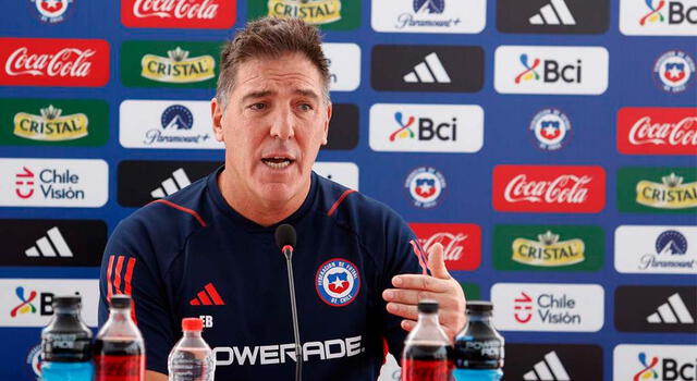 Eduardo Berizzo, exDT de Chile, renunció al cargo tras perder ante Ecuador.