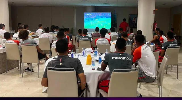 Claudio Pizarro observó el partido de Australia con la selección peruana. / FUENTE: Internet.    