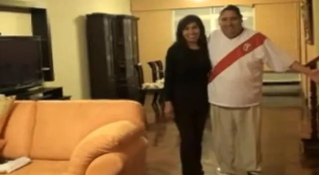  Tongo y su esposa Gladys Lupinta en la sala de su casa en San Miguel. Fuente: Archivo.   