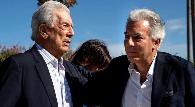 Mario Vargas Llosa y su hijo Álvaro Vargas Llosa. Foto: Difusión   