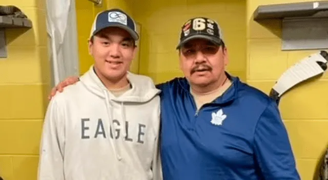 Daniel y su hijo Hunter en un centro de hockey. (Fuente: Instagram) Daniel y su hijo Hunter en un centro de hockey. (Fuente: Instagram)