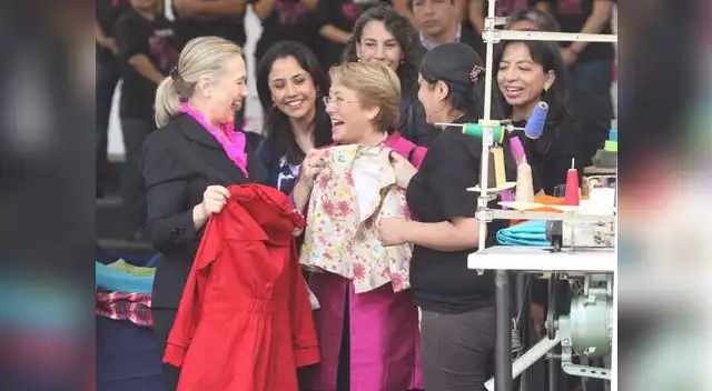 Se mostraron sonrientes durante recorrido y comerciantes les regalaron prendas.