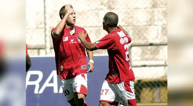 Hermano de Claudio la rompió.