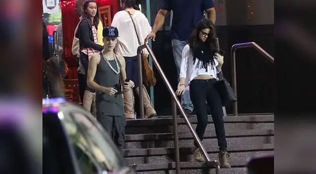 Justin insiste, pero Selena no quiere nada con él.
