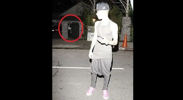 Justin insiste, pero Selena no quiere nada con él.