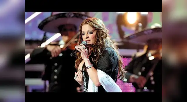 “Eres la siguiente en morir”, le escribieron a través de twitter.