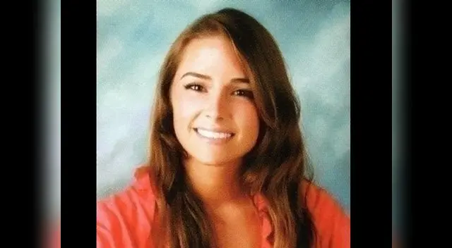 Se graduó en el 2010, en la Academia Saint Mary Bay View con las más altas calificaciones.