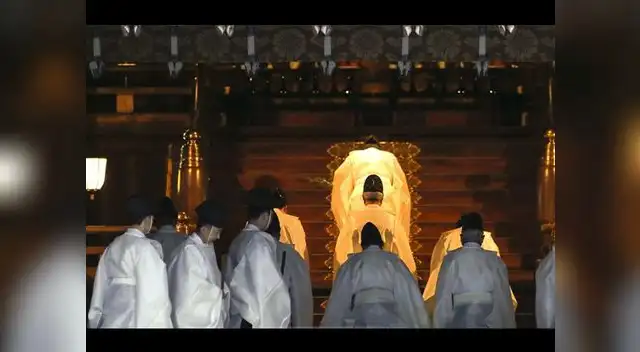 Ritual en el templo Meiji de Tokio, Japón.