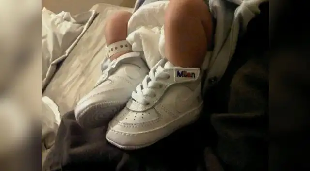 Gerard Piqué publicó la primera foto de su hijo Milan.