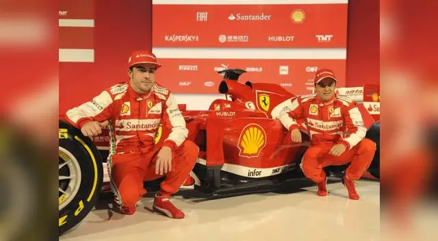 Fernando Alonso y Felipe Massa en la presentación del F138, nuevo monoplaza de Ferrari.