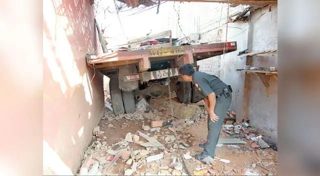 Trágica muerte encontró el chofer que se dirigía a Abancay. Trágica muerte encontró el chofer que se dirigía a Abancay.