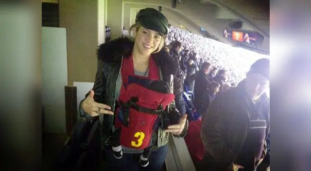 Shakira comparte foto de primera visita de Milan al estadio de Barcelona.