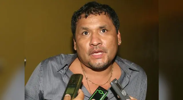 No tiene más que decir de ella, sólo que no es su hijo.