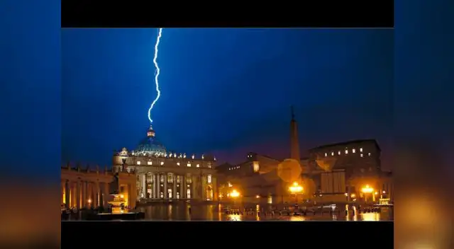 Fenómeno natural sorprendió a devotos y despertó las suspicacias.