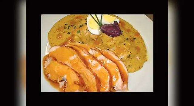 El secreto del chef: Cocína el pepián a fuego lento para que no se queme y muévelo constantemente.