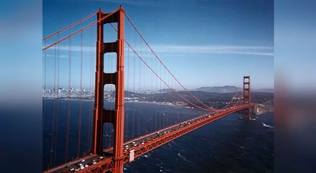 Impacto de posible meteorito alarma los pobladores de San Francisco, Estados Unidos. Impacto de posible meteorito alarma los pobladores de San Francisco, Estados Unidos.