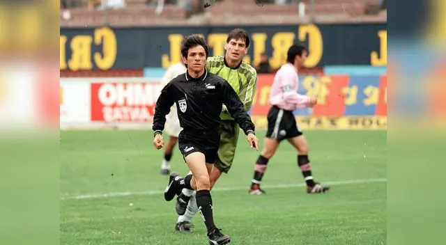 De su etapa de árbitro en el fútbol le han quedado muchos recuerdos y anécdotas. De su etapa de árbitro en el fútbol le han quedado muchos recuerdos y anécdotas.