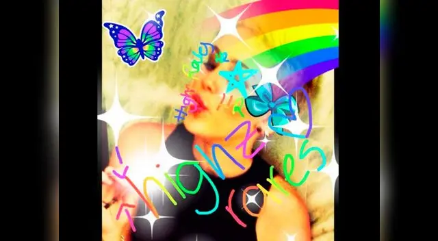 Miley Cyrus en una colorida foto donde estaría fumando marihuana.