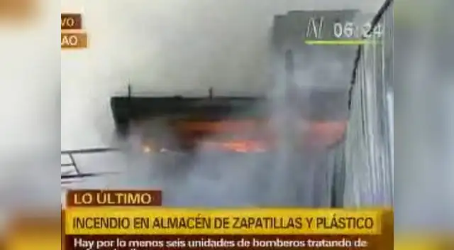 Corto circuito provoca voraz incendio en un almacén ubicado en el Callao