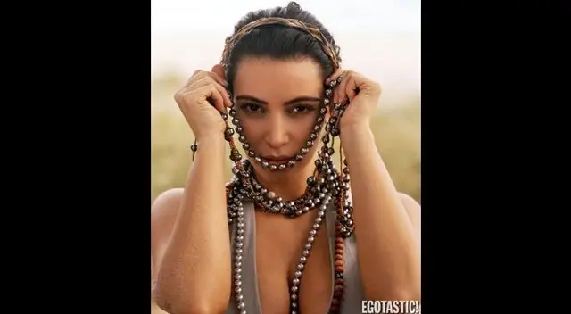 Kim Kardashian muestra el lado sexy de su embarazo para la lente de Egotastic.