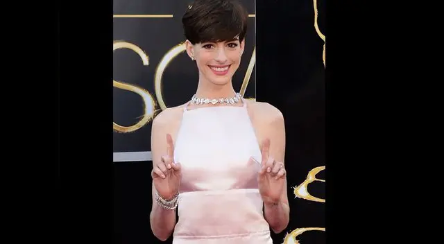 Anne Hathaway en la alfombra roja