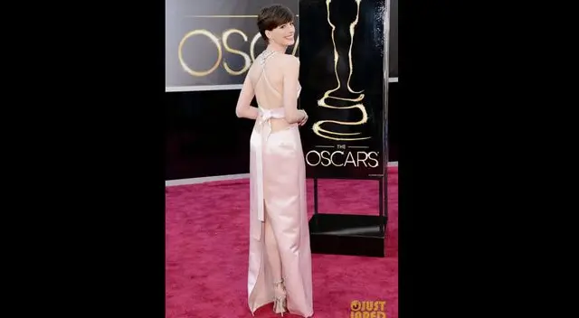 Anne Hathaway en la alfombra roja