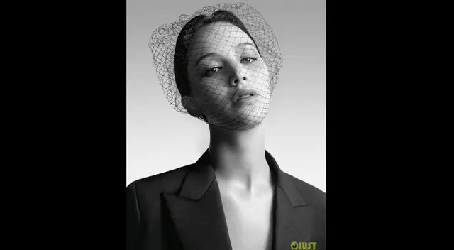 La ganadora del Oscar, Jennifer Lawrence, en la nueva campaña Miss Dior. La ganadora del Oscar, Jennifer Lawrence, en la nueva campaña Miss Dior.