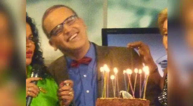 Beto Ortiz celebró su cumpleaños número 45 en el programa Abre los Ojos. 