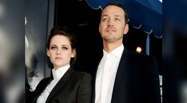 Kristen stewart Y rupert Sanders en una conferencia de prensa de Blancanieves y el cazador. Kristen stewart Y rupert Sanders en una conferencia de prensa de Blancanieves y el cazador.