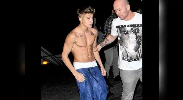 Justin Bieber celebró por adelantado su cumpleaños en Inglaterra, en una fiesta sin camiseta. Justin Bieber celebró por adelantado su cumpleaños en Inglaterra, en una fiesta sin camiseta.