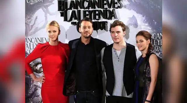Kristen, rupert Sanders y Charlize Theron presentando la película Blancanieves y el cazador. Kristen, rupert Sanders y Charlize Theron presentando la película Blancanieves y el cazador.