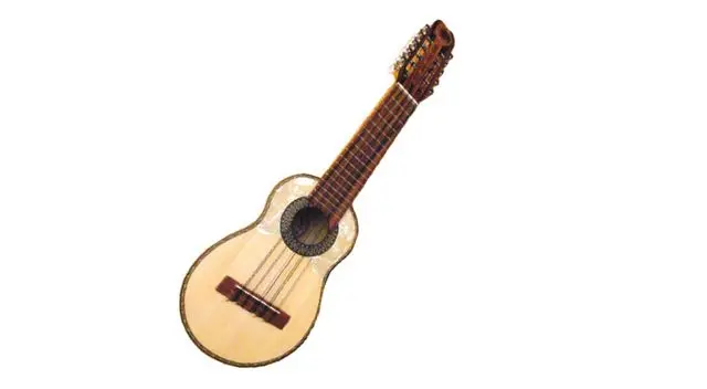 El charango peruano. El charango peruano.
