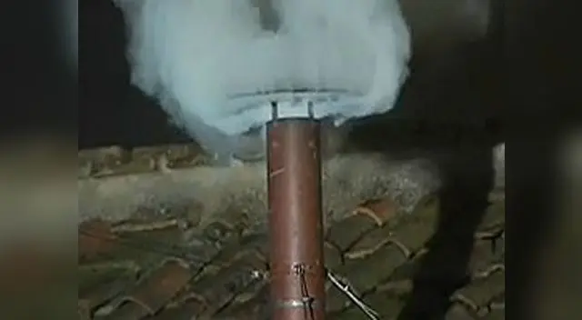 Fumata blanca apareció a la 01:08 pm hora peruana Fumata blanca apareció a la 01:08 pm hora peruana