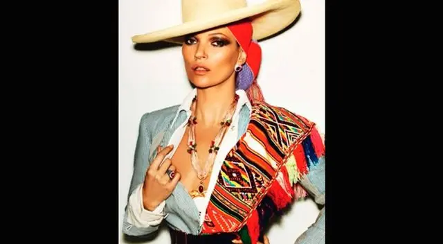 Kate Moss posa una vez más para el lente del fotógrafo Mario Testino.