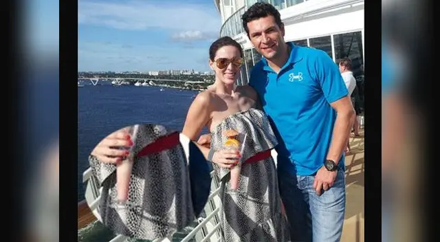 Los felices padres. Los felices padres.