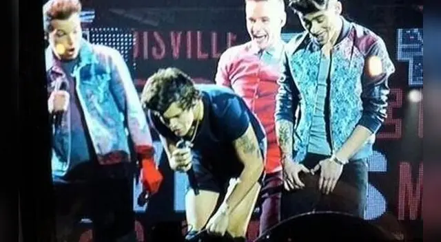 Le juegan broma a Harry Styles.