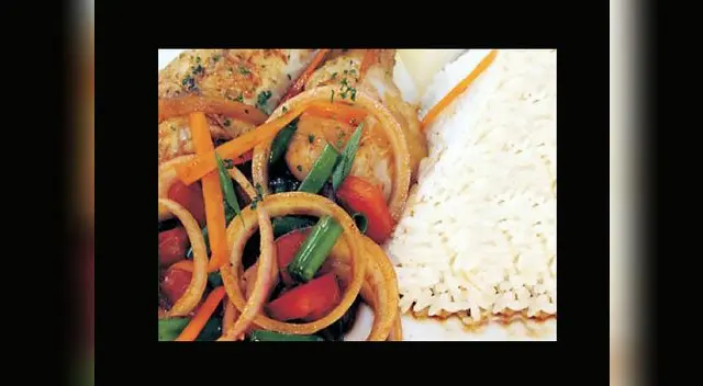 El secreto  del chef: Para que no se consuma el jugo, luego de agregar el sillao cocina a fuego lento. 