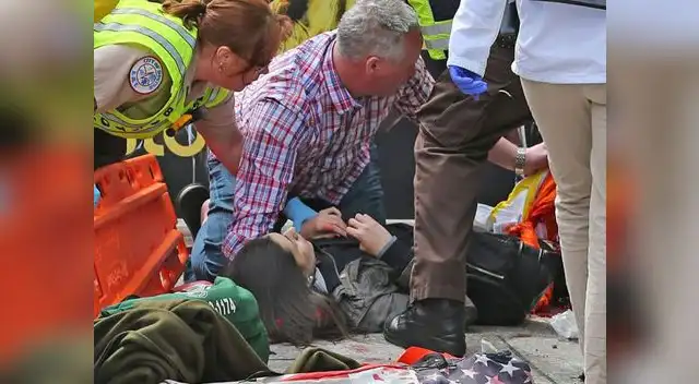 Explosión durante la maratón de Boston dejó dos muertos y decenas de heridos.