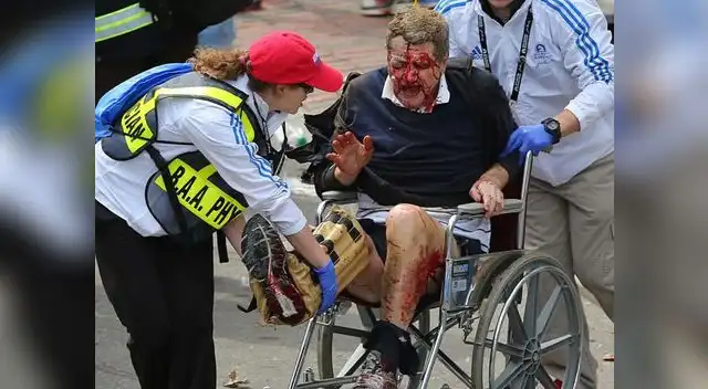 Explosión durante la maratón de Boston dejó dos muertos y decenas de heridos.