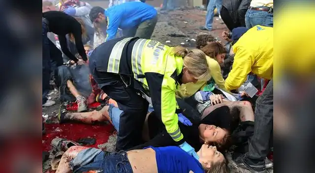 Explosión durante la maratón de Boston dejó dos muertos y decenas de heridos.