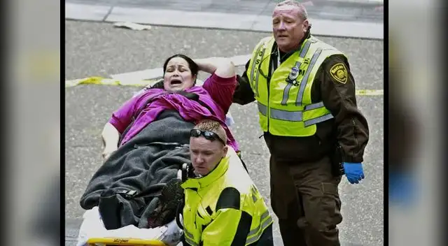 Explosión durante la maratón de Boston dejó dos muertos y decenas de heridos.