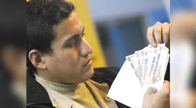 Deben ser personas con un ingreso constante y antecedentes de pagos puntuales Deben ser personas con un ingreso constante y antecedentes de pagos puntuales