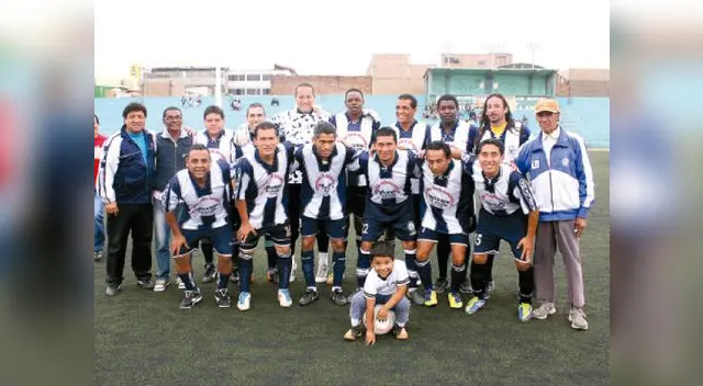 Del Mar y otros ex futbolistas profesionales como “Cococho” Reyna, “Mantequilla” Charún y Aspe juegan en la Liga de fútbol máster.