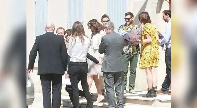 Se casaron en un boda sencilla. Se casaron en un boda sencilla.