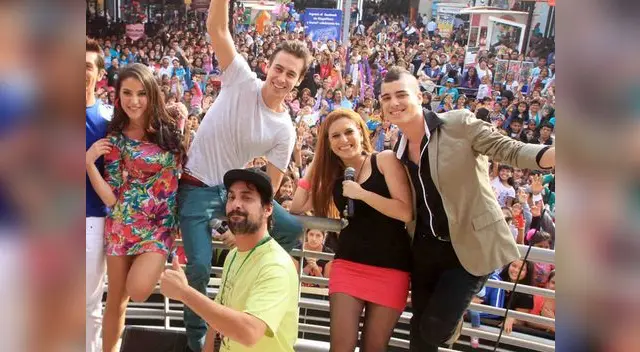 Gisela Ponce de León, Bruno Ascenzo y el elenco de Ponte Play. Gisela Ponce de León, Bruno Ascenzo y el elenco de Ponte Play.