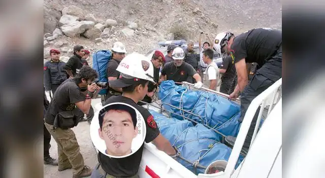 Los rescatistas tardaron más de dos horas en extraer los cuerpos del abismo.